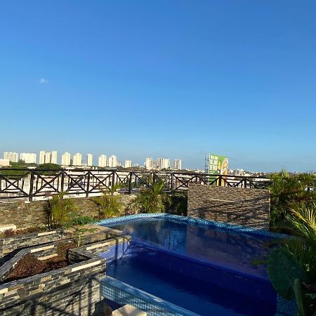 Hotel Suites La Roca Канкун Экстерьер фото