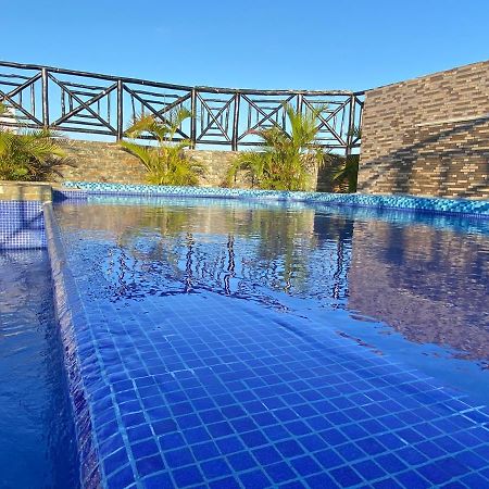 Hotel Suites La Roca Канкун Экстерьер фото