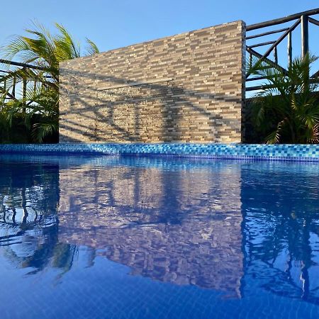Hotel Suites La Roca Канкун Экстерьер фото