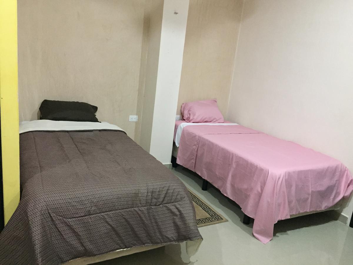 Hotel Suites La Roca Канкун Экстерьер фото