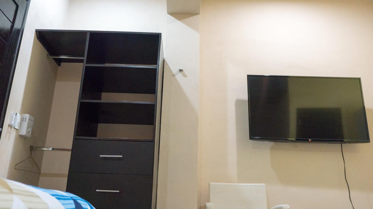 Hotel Suites La Roca Канкун Экстерьер фото