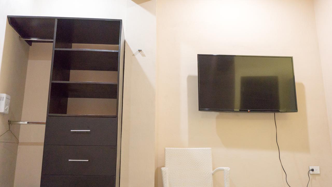 Hotel Suites La Roca Канкун Экстерьер фото