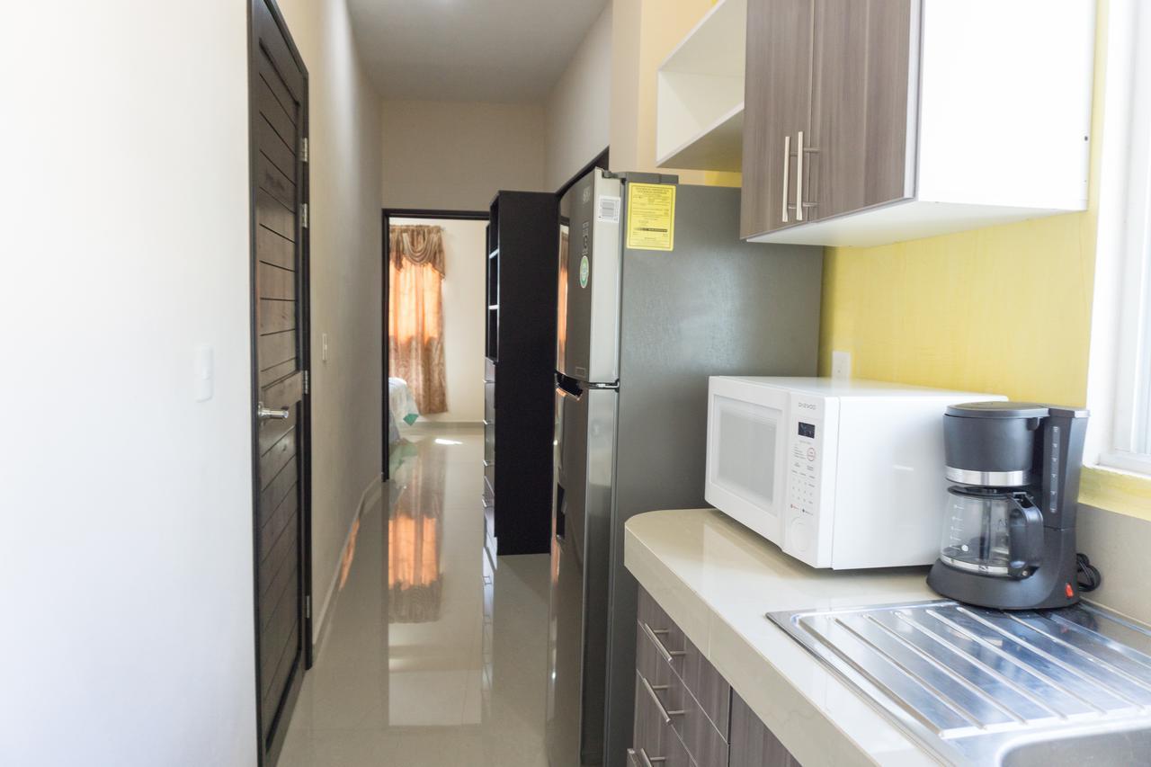 Hotel Suites La Roca Канкун Экстерьер фото