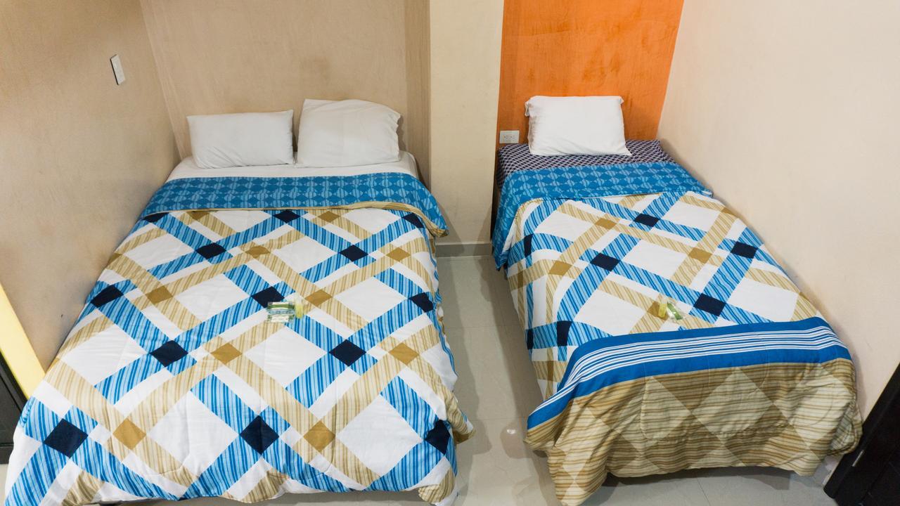 Hotel Suites La Roca Канкун Экстерьер фото