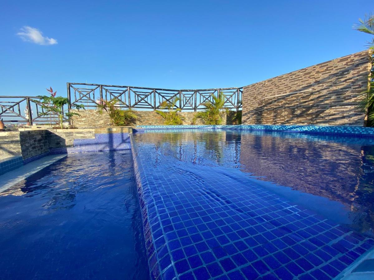 Hotel Suites La Roca Канкун Экстерьер фото